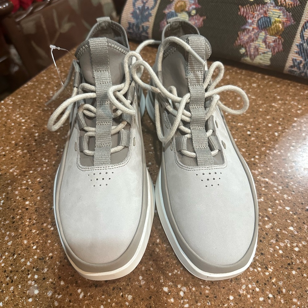 Wolf & Shepherd Gray Sneakers